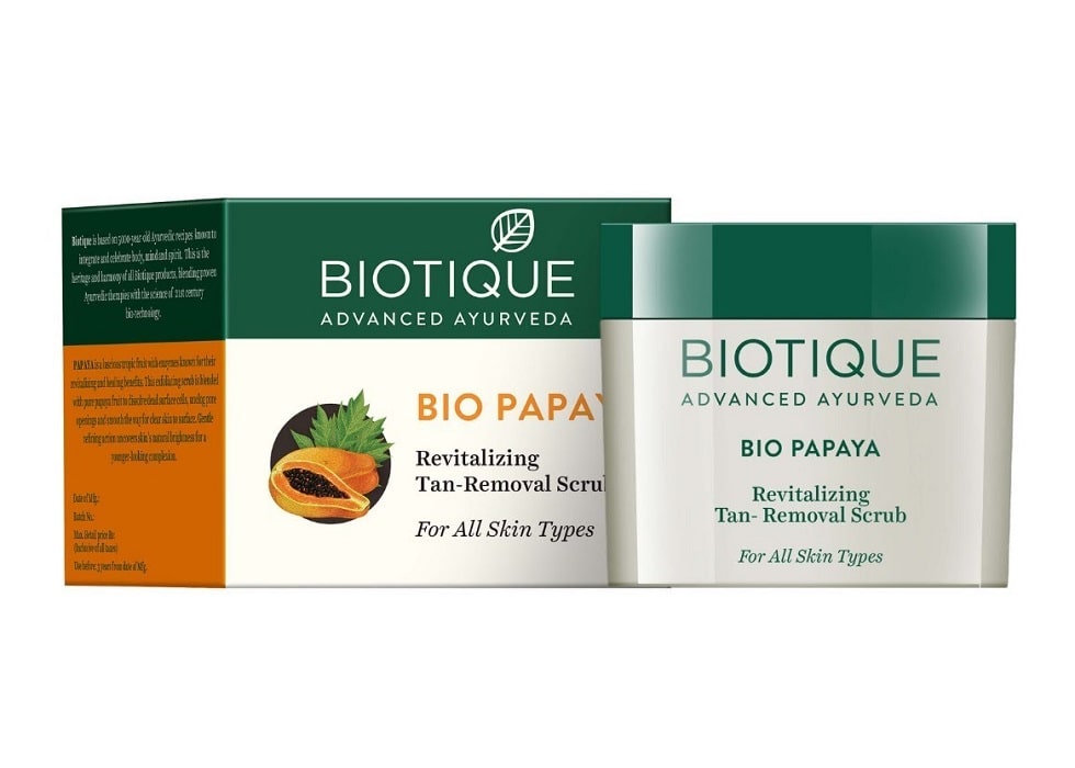 Восстанавливающий скраб для лица с Папайя (Bio Papaya Revitalizing Tan-Removal Scrub) Biotique, 75 г