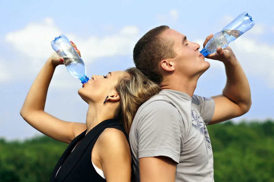 Питьевой режим в Аюрведе: как правильно пить воду
