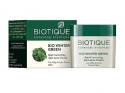 Крем для лица против прыщей для жирной кожи с грушанкой (Bio Winter Green) Biotique, 15 г
